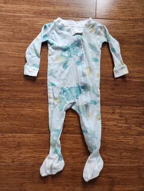 Burt's Bees Baby Snug Fit World Map Watercolor Footed One-Piece Pajama 6-9 Month